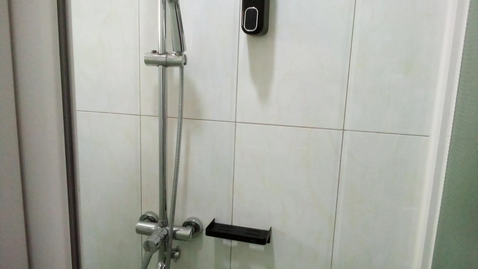 公寓 1&2 Rooms Equator Suites 坎帕拉