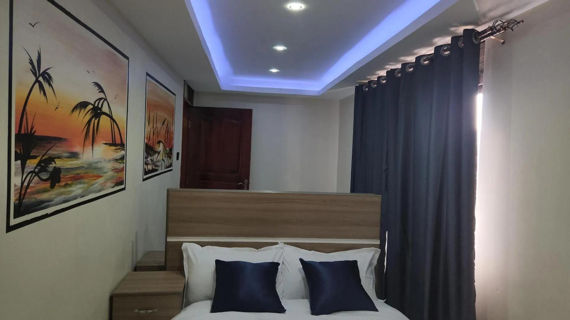 1&2 Rooms Equator Suites 坎帕拉 乌干达