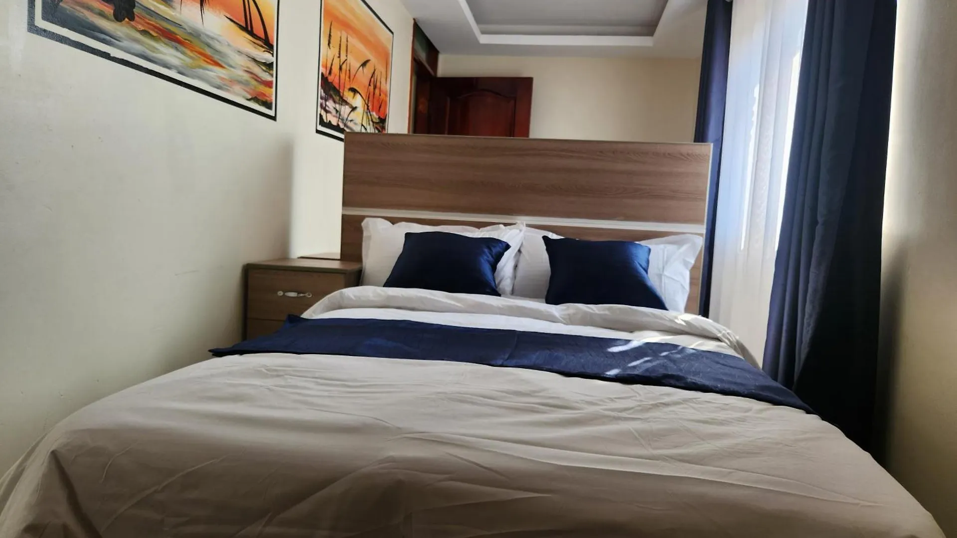 1&2 Rooms Equator Suites 坎帕拉