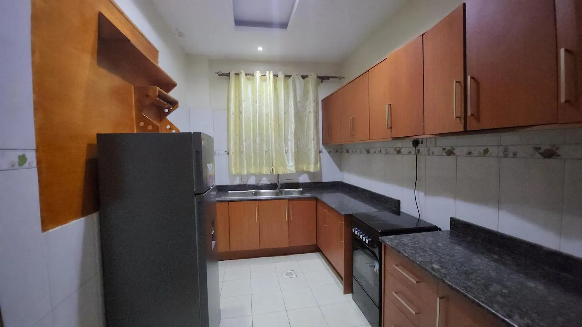 1&2 Rooms Equator Suites 坎帕拉 公寓