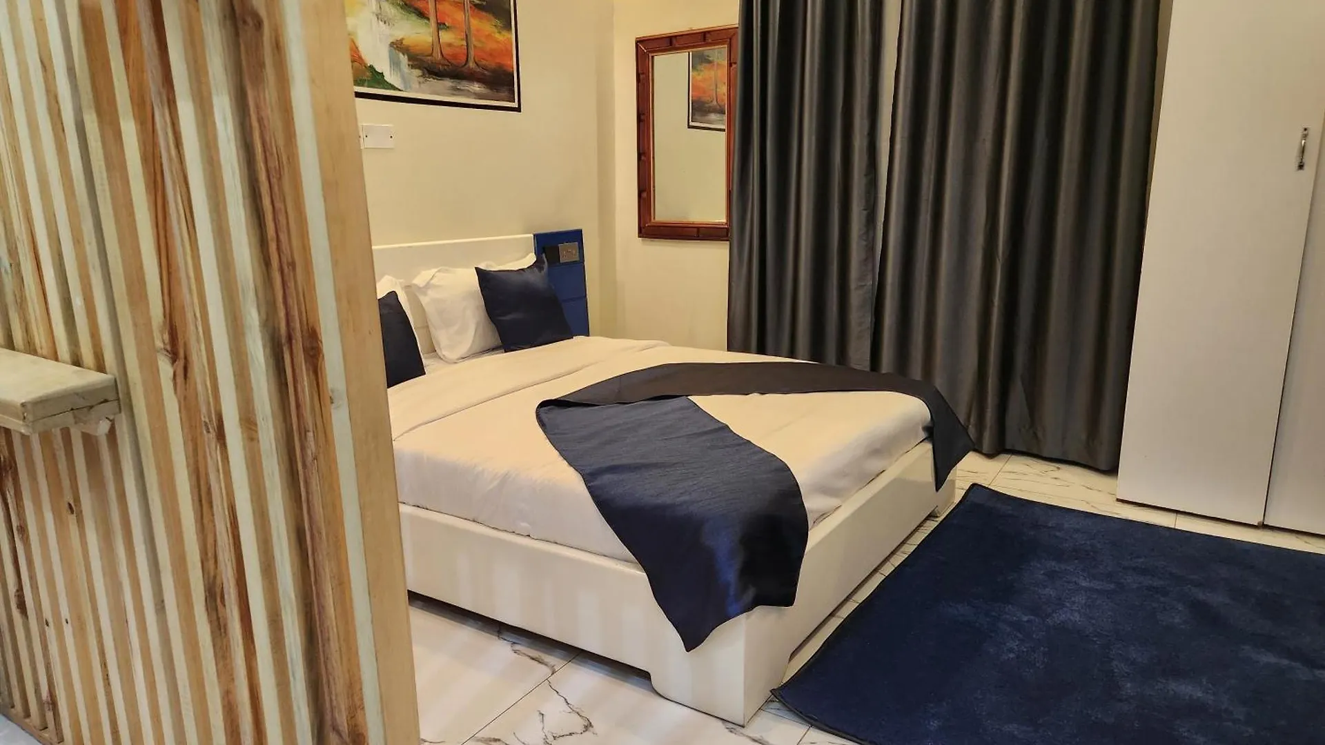 公寓 1&2 Rooms Equator Suites 坎帕拉